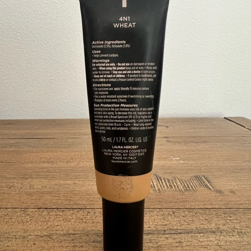 Laura Mercier tinted moisturizer oil free 4n1